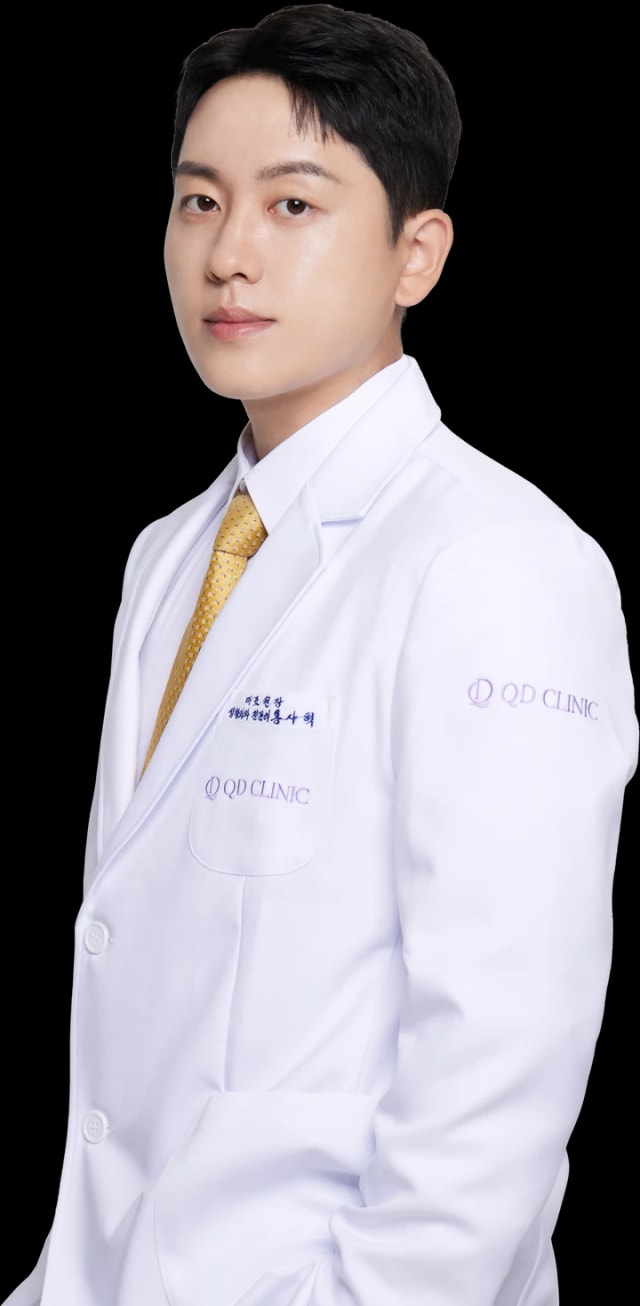 홍사혁 · 대표원장 · 성형외과 전문의